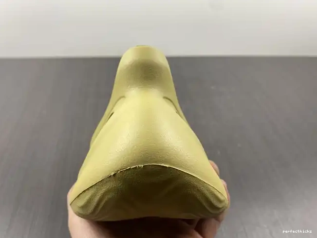RNNR Adidas Sulfur Yeezy GV6775 Foam 0501